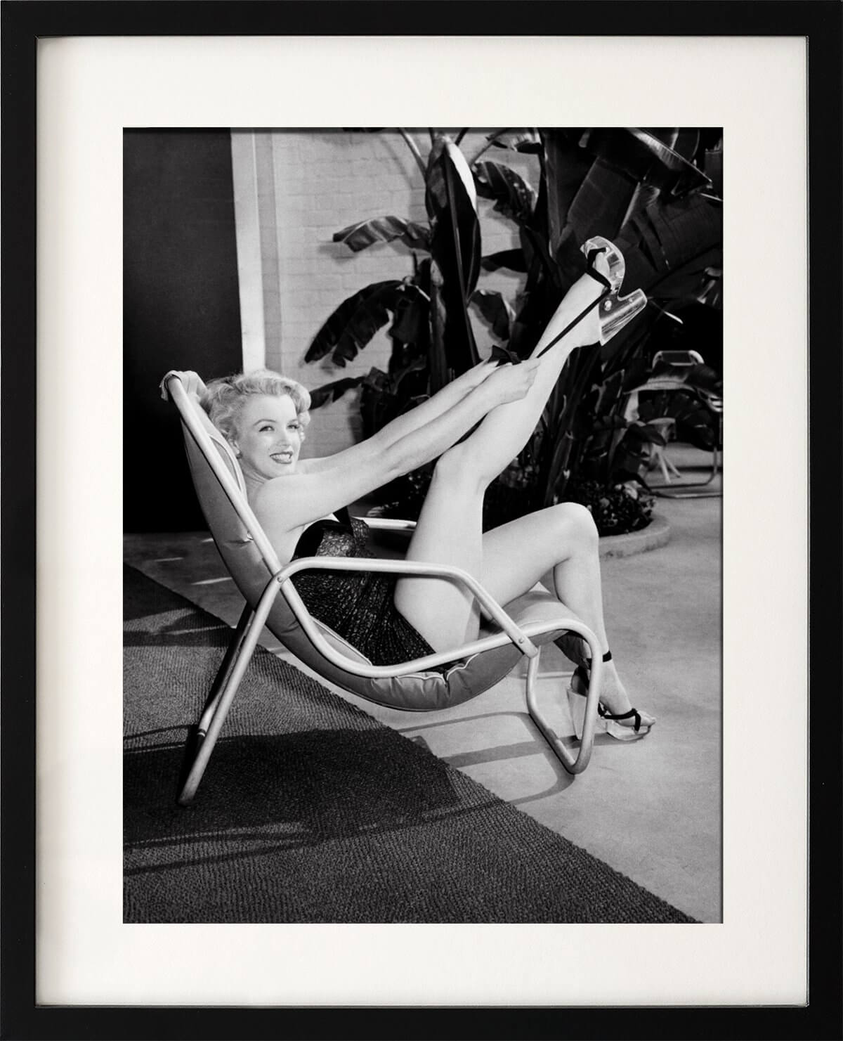 Frank Worth: Marilyn Monroe in Bathing Suit with leg up 1949